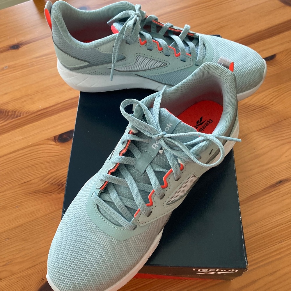 Women's Reebok Size 8M Blue Court/Training Shoe